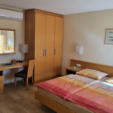 Ad Apartment *