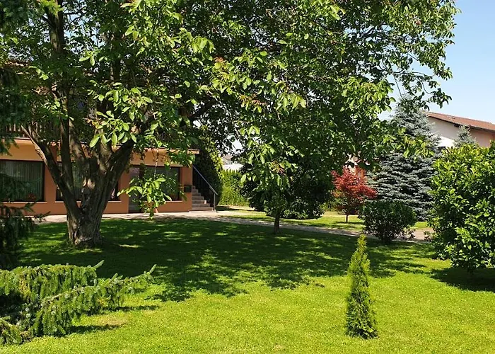 アパート Ad ラデンツィ