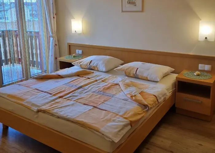 アパート Ad ラデンツィ