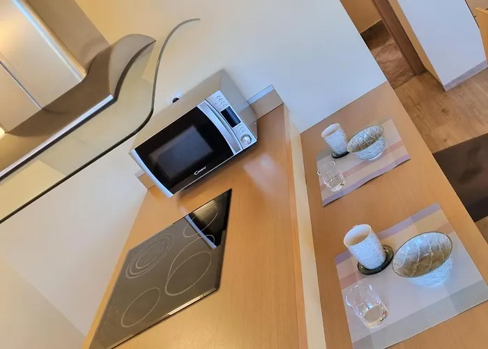 Ad アパート ラデンツィ