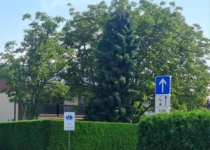 アパート Ad ラデンツィ